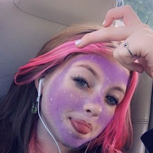 Meet your Posher, Cadie